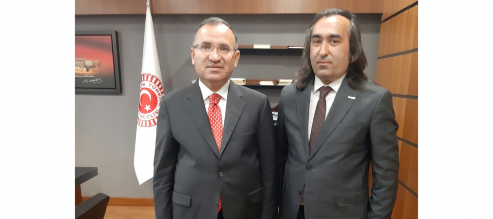 ÖMER AYDOĞMUŞ’TAN BEKİR BOZDAĞ’A VEFA MESAJI: “SİYASETTE YOLLAR AYRILABİLİR, ANCAK GÖNÜL BAĞI KOLAY KOLAY DEĞİŞMEZ” - GÜNDEM - İnternetin Ajansı
